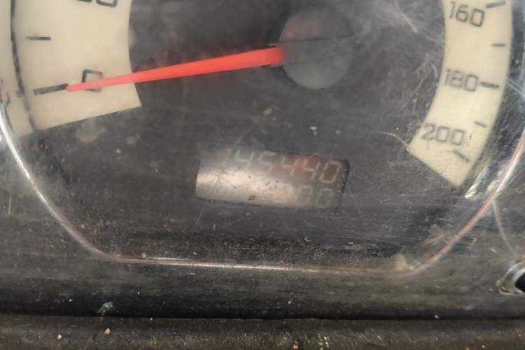 Used Wuling Hongguang 2013 1.2L S Comfort Model China IV Standard Odometer Close Up