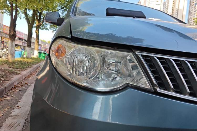 Used Wuling Hongguang 2013 1.5L Comfort Model Right Front Headlight