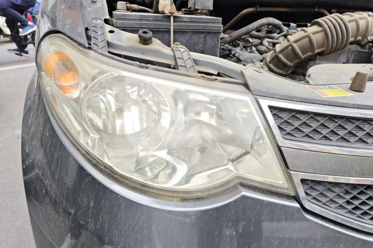 Used Wuling Hongguang 2013 1.5L S Comfort Model Right Front Headlight