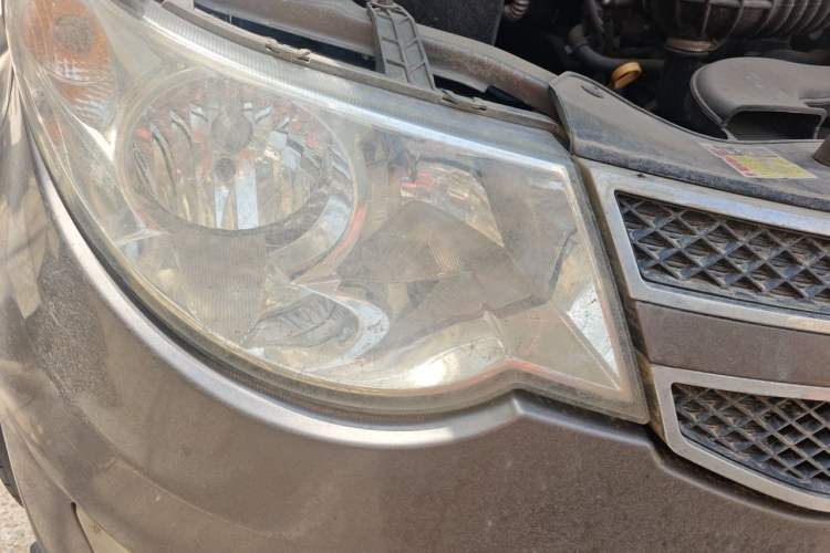 Used Wuling Hongguang 2013 1.2L S Comfort Model China IV Standard Right Front Headlight