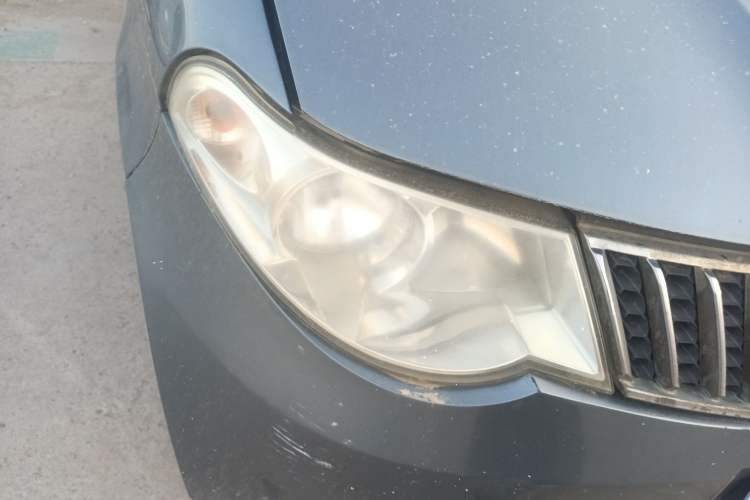 Used Wuling Hongguang 2013 1.5L Standard Version Right Front Headlight