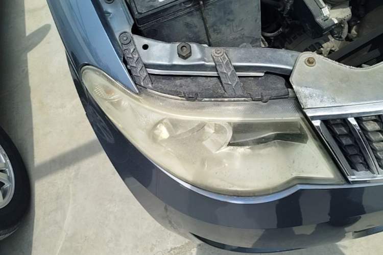 Used Wuling Hongguang 2013 1.5L Comfort Model Right Front Headlight