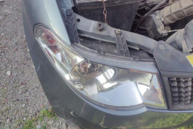 Used Wuling Hongguang 2013 1.5L Base Version Right Front Headlight