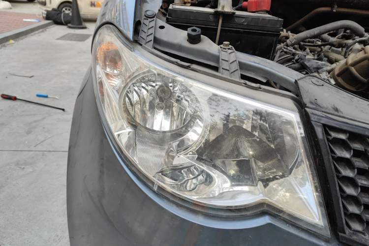 Used Wuling Hongguang 2013 1.5L Base Version Right Front Headlight