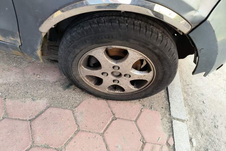 Used Wuling Hongguang 2013 1.5L Base Version Right Front Wheel Hub