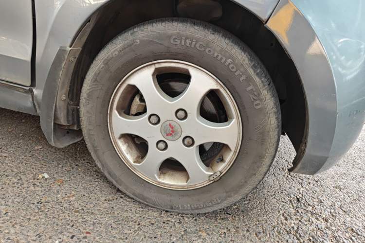 Used Wuling Hongguang 2013 1.5L Comfort Model Right Front Wheel Hub