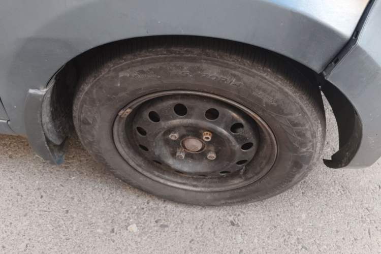 Used Wuling Hongguang 2013 1.5L Base Version Right Front Wheel Hub