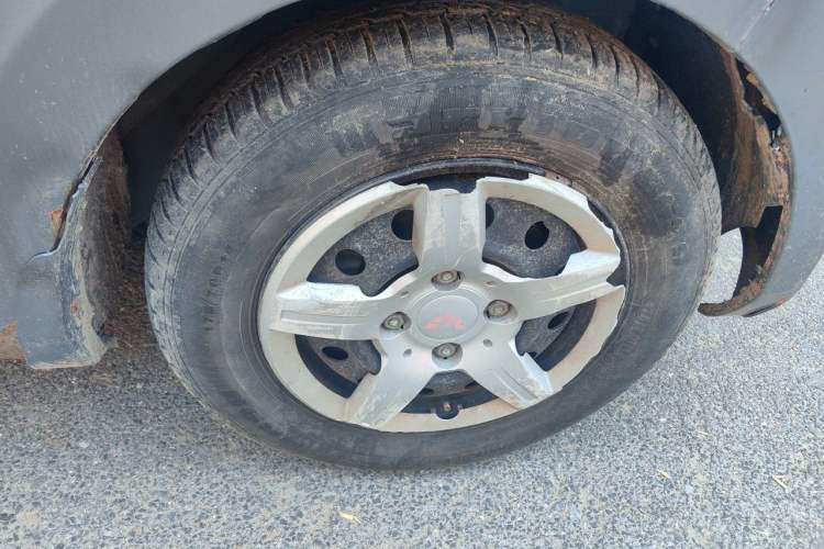 Used Wuling Hongguang 2013 1.5L Base Version Right Front Wheel Hub