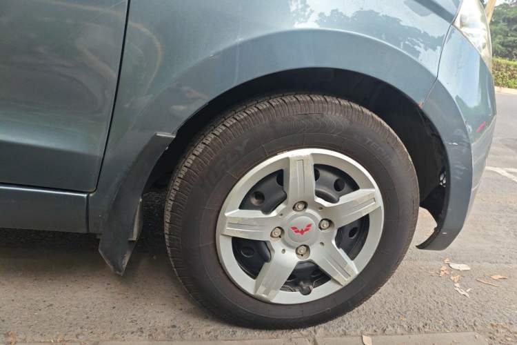 Used Wuling Hongguang 2013 1.5L Base Version Right Front Wheel Hub
