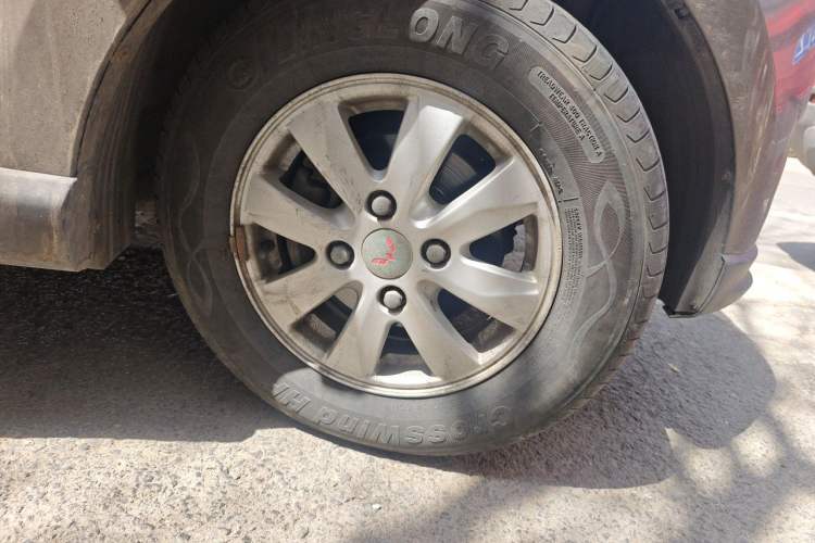 Used Wuling Hongguang 2013 1.2L S Comfort Model China IV Standard Right Front Wheel Hub
