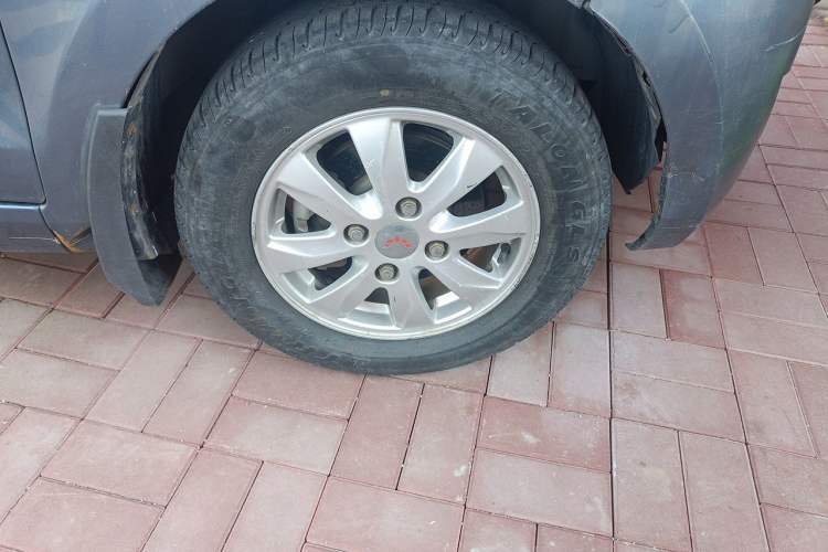 Used Wuling Hongguang 2013 1.5L Base Version Right Front Wheel Hub