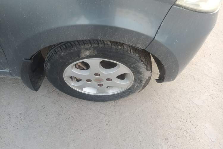 Used Wuling Hongguang 2013 1.5L Standard Version Right Front Wheel Hub