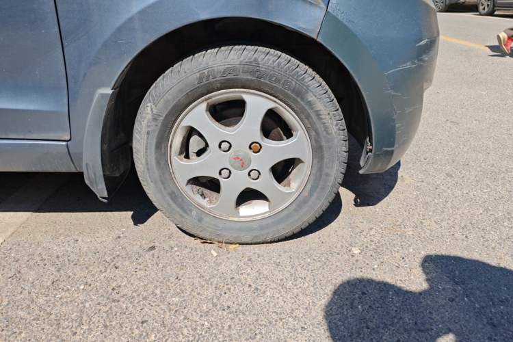 Used Wuling Hongguang 2013 1.5L Comfort Model Right Front Wheel Hub