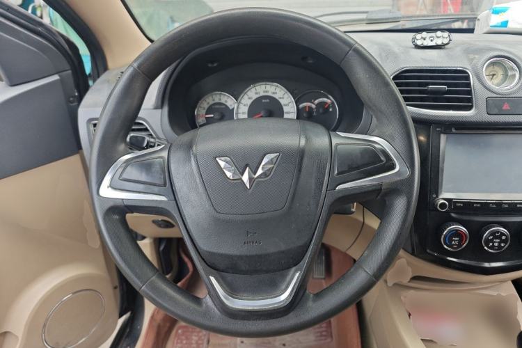 Used Wuling Hongguang 2013 1.5L S Comfort Model Steering Wheel