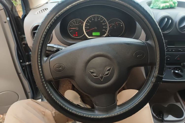 Used Wuling Hongguang 2013 1.5L Standard Version Steering Wheel