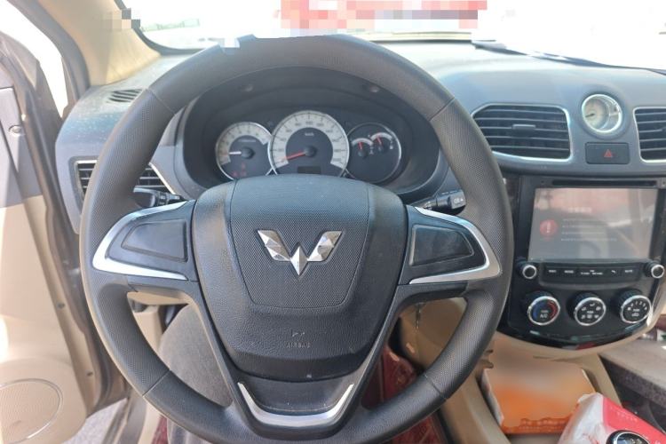 Used Wuling Hongguang 2013 1.2L S Comfort Model China IV Standard Steering Wheel