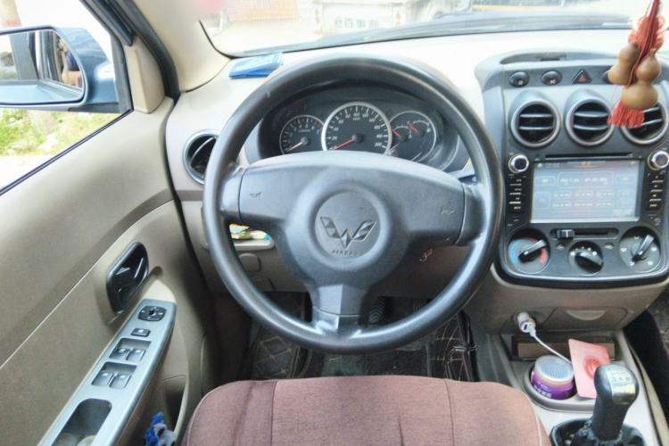 Used Wuling Hongguang 2013 1.5L Standard Version Steering Wheel