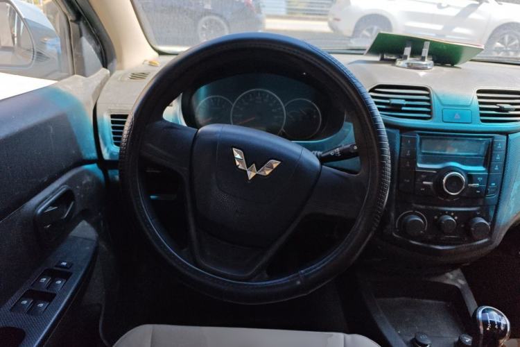 Used Wuling Hongguang 2013 1.5L Comfort Model Steering Wheel