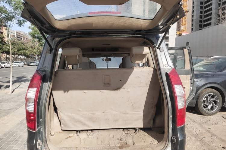 Used Wuling Hongguang 2013 1.5L S Comfort Model Trunk
