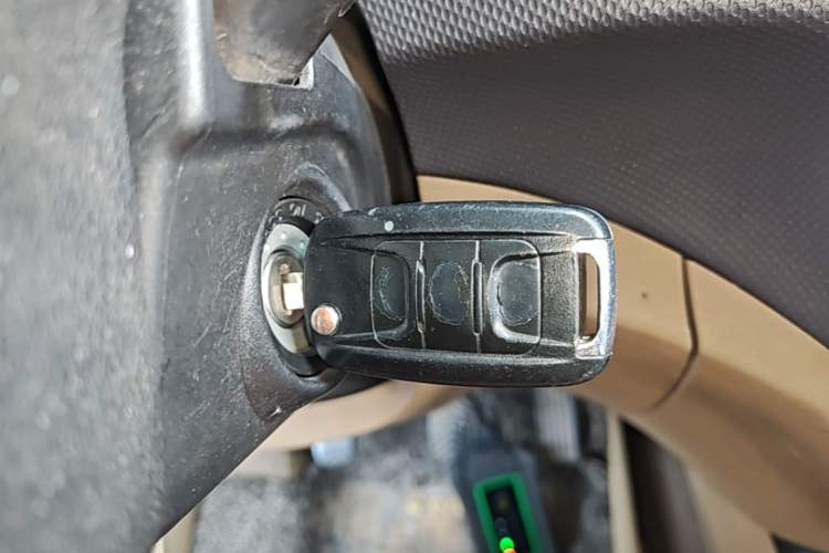 Used Wuling Hongguang 2013 1.5L S Luxury Model Vehicle Key