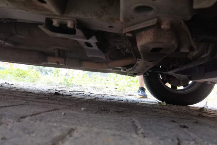 Used Wuling Hongguang 2013 1.5L S Comfort Model Chassis Front Right