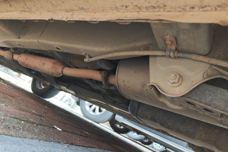 Used Wuling Hongguang 2013 1.5L S Luxury Model Chassis Rear Left