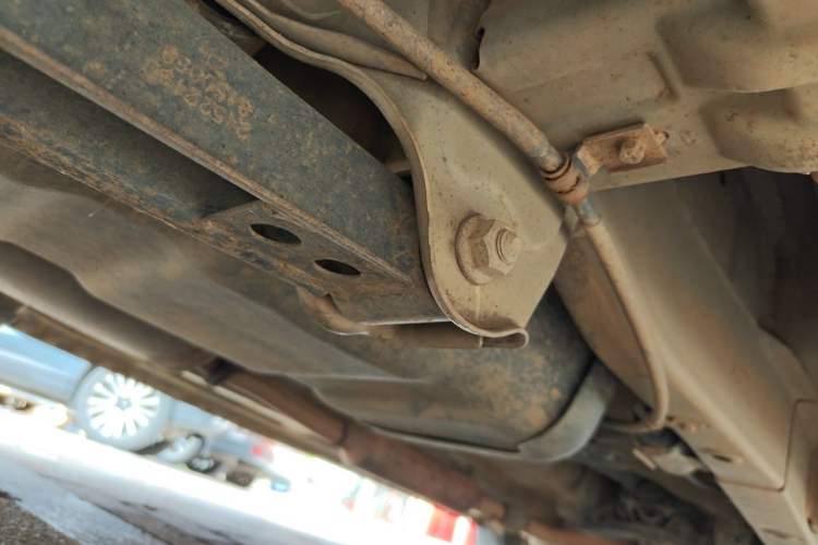 Used Wuling Hongguang 2013 1.5L S Luxury Model Chassis Rear Right
