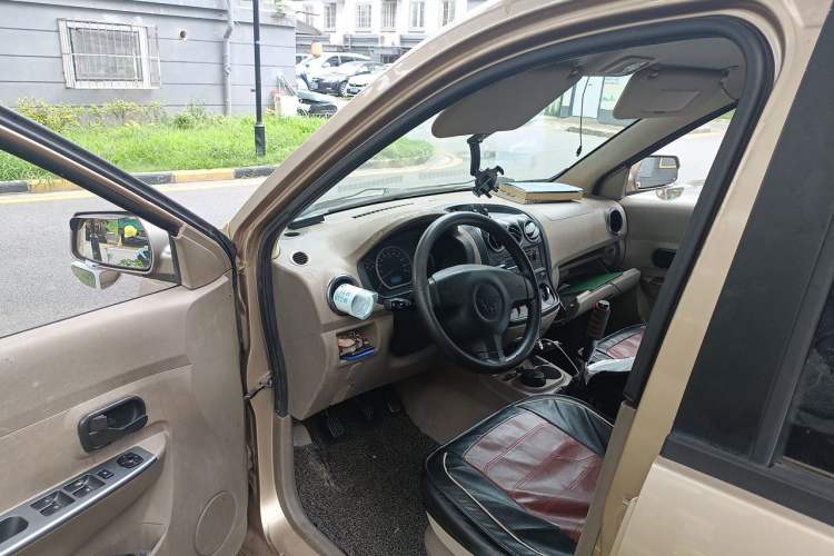 Used Wuling Hongguang 2013 1.2L S Comfort Model China IV Standard Driver Seat