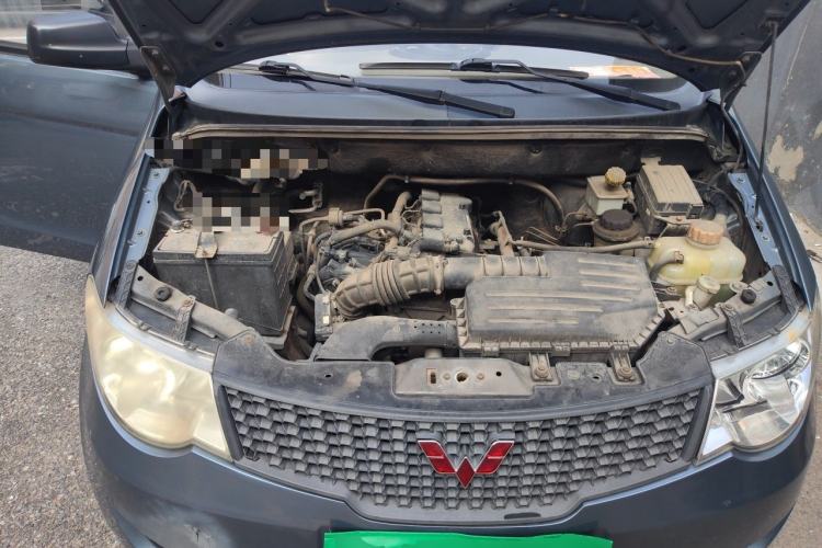 Used Wuling Hongguang 2013 1.5L Base Version Engine Bay