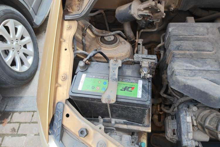 Used Wuling Hongguang 2013 1.5L S Luxury Model Engine Bay Right