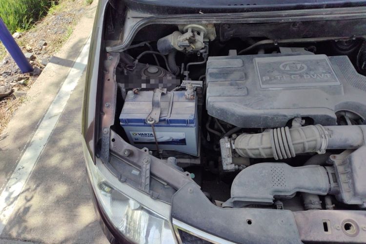Used Wuling Hongguang 2013 1.5L S Luxury Model Engine Bay Right