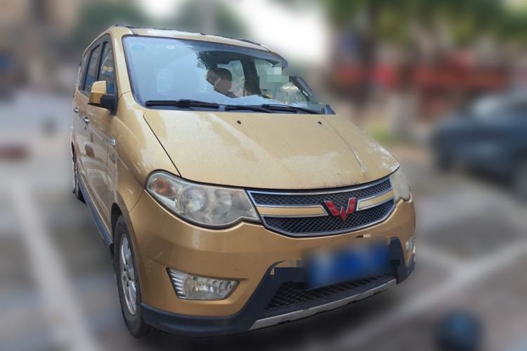 Used Wuling Hongguang 2013 1.5L S Luxury Model Front Right 45 Deg