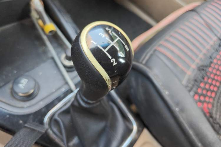 Used Wuling Hongguang 2013 1.5L S Luxury Model Gear Lever