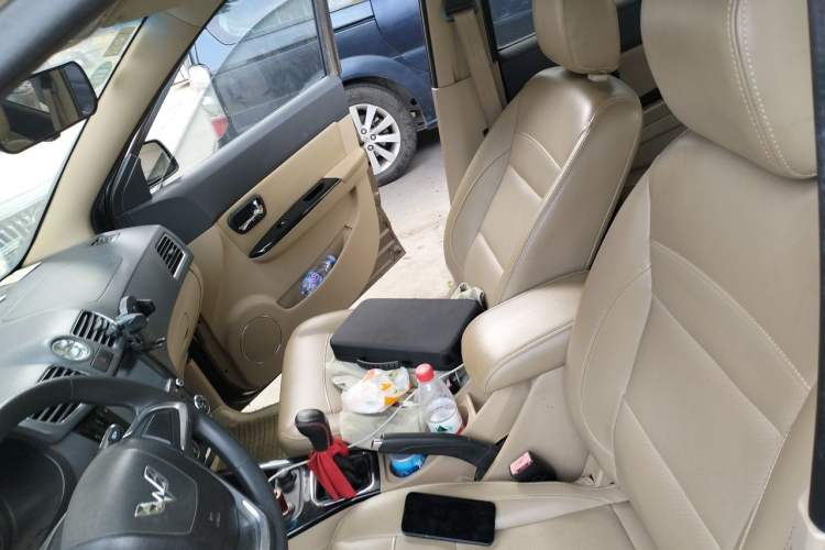 Used Wuling Hongguang 2013 1.5L S Luxury Model Left Front Seat