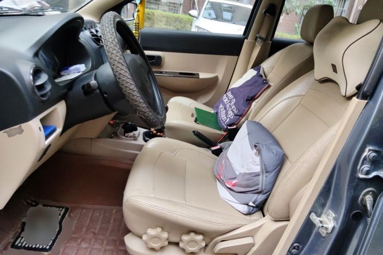 Used Wuling Hongguang 2013 1.5L Luxury Model Left Front Seat