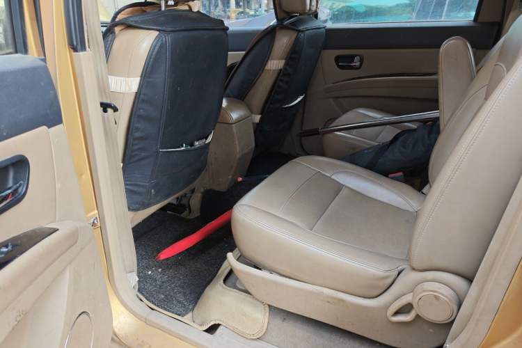 Used Wuling Hongguang 2013 1.5L S Luxury Model Left Rear Seat