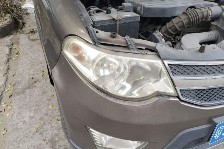 Used Wuling Hongguang 2013 1.5L S Luxury Model Right Front Headlight