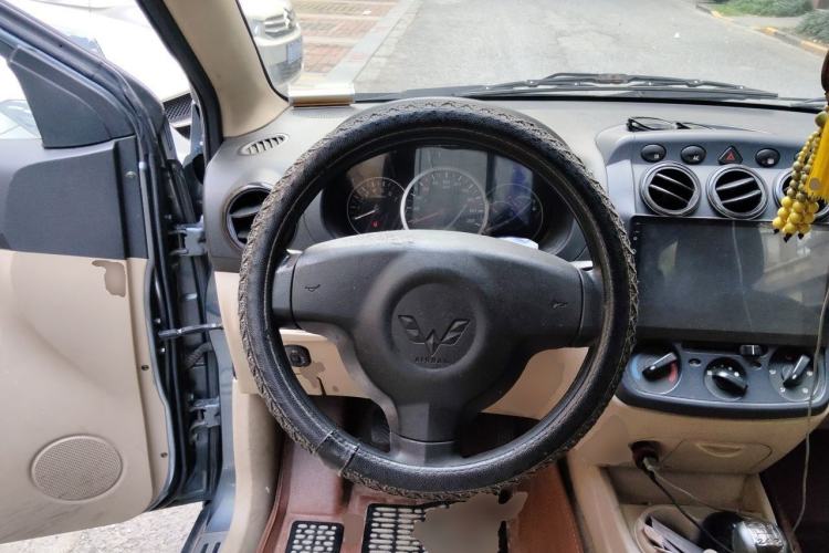 Used Wuling Hongguang 2013 1.5L Luxury Model Steering Wheel