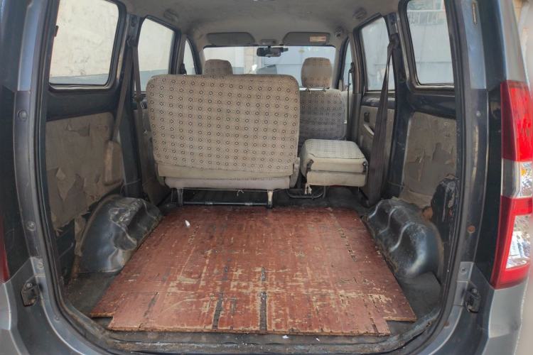 Used Wuling Hongguang 2013 1.5L Base Version Trunk
