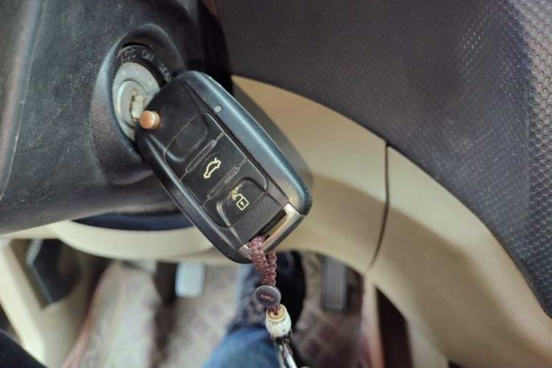 Used Wuling Hongguang 2013 1.5L S Luxury Model Vehicle Key
