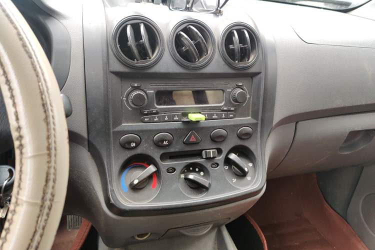 Used Wuling Hongguang 2013 1.5L Base Version Audio And AC Panel