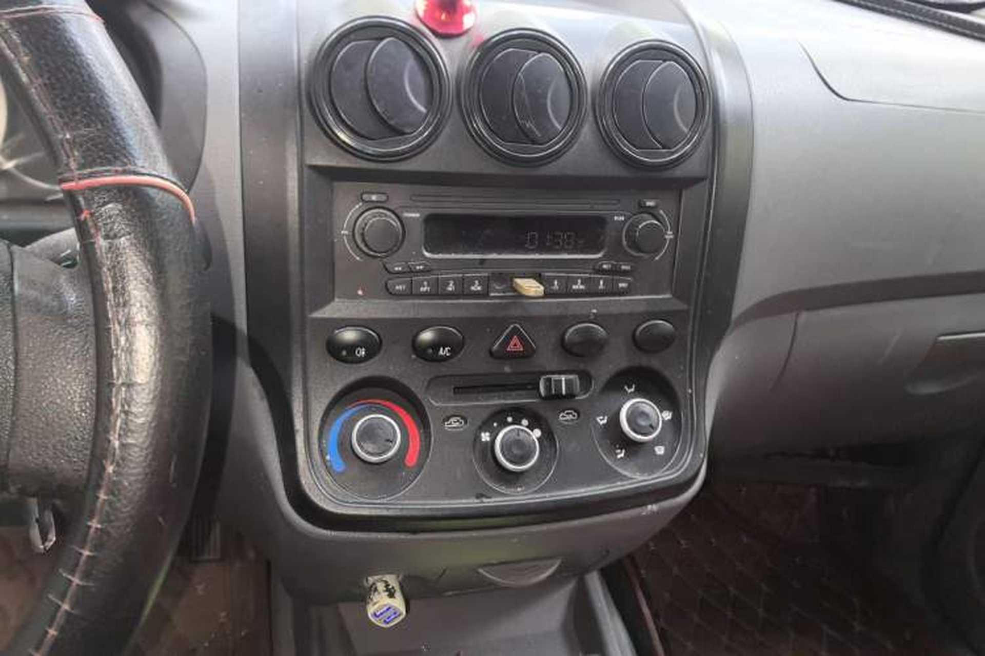 Used Wuling Hongguang 2013 1.5L Standard Version Audio And AC Panel