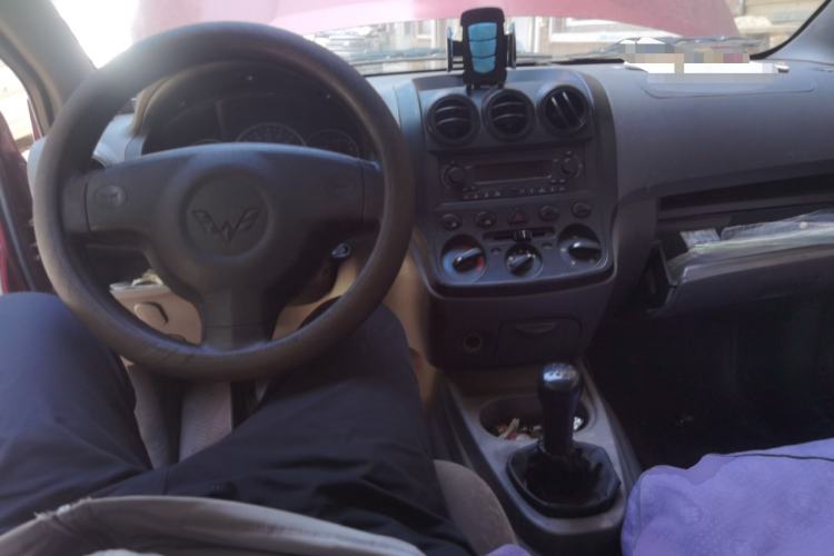 Used Wuling Hongguang 2013 1.5L Base Version Center Console