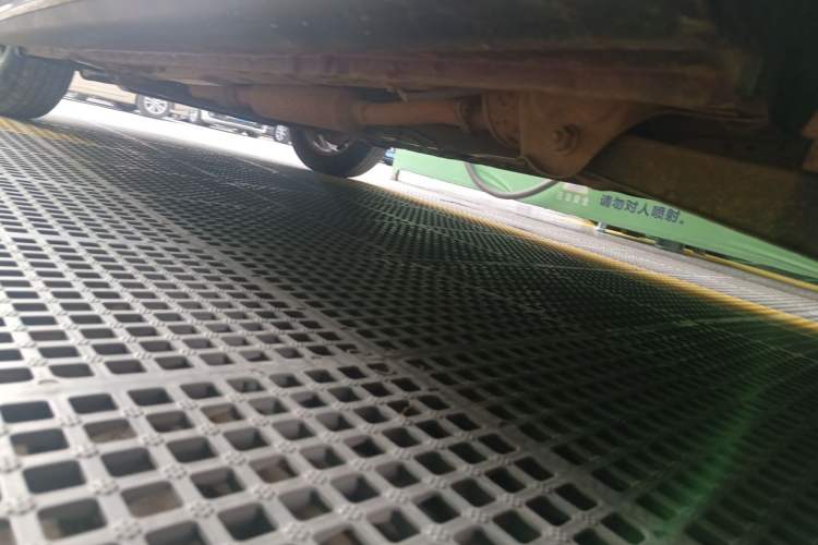 Used Wuling Hongguang 2013 1.5L S Luxury Model Chassis Rear Left