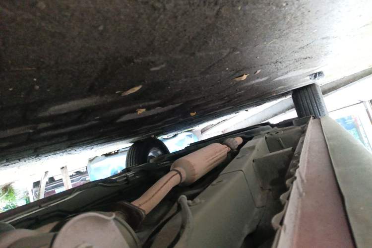 Used Wuling Hongguang 2013 1.5L S Luxury Model Chassis Rear Right