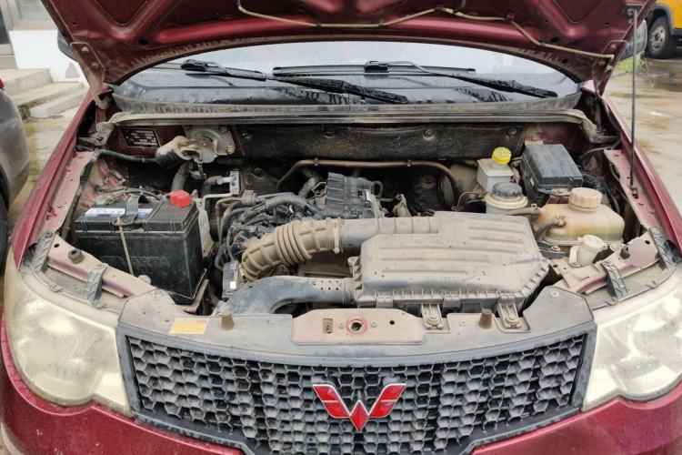 Used Wuling Hongguang 2013 1.5L Base Version Engine Bay