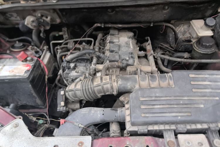 Used Wuling Hongguang 2013 1.5L Standard Version Engine Bay