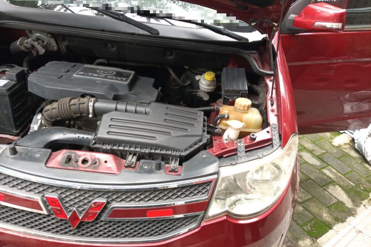 Used Wuling Hongguang 2013 1.5L S Luxury Model Engine Bay Left
