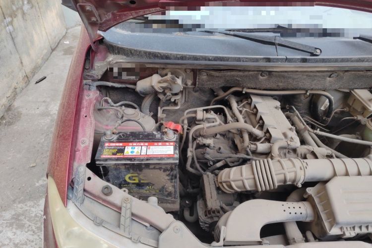 Used Wuling Hongguang 2013 1.5L Base Version Engine Bay Right