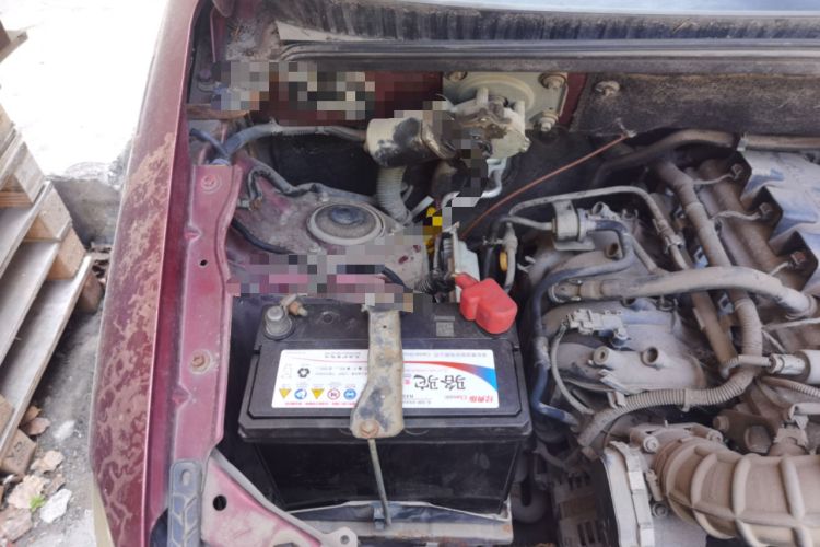 Used Wuling Hongguang 2013 1.5L Base Version Engine Bay Right